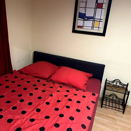 Large For 3-10 People Near Halle And Leipzig דירה