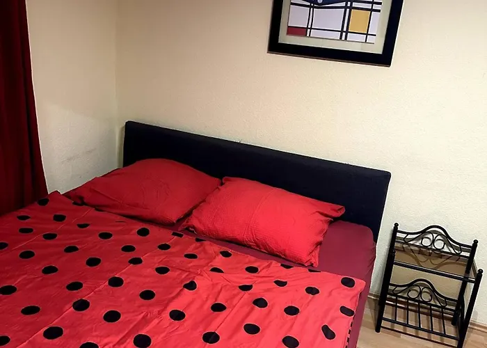 Large For 3-10 People Near Halle And Leipzig דירה